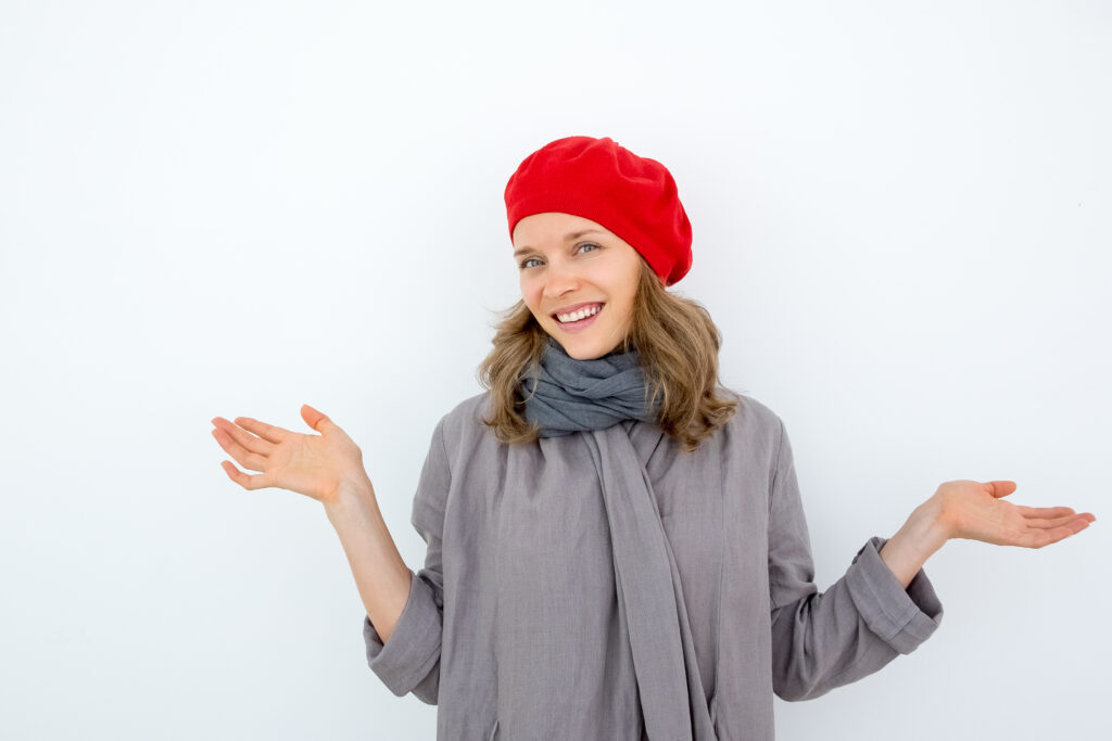 how to wear a beret