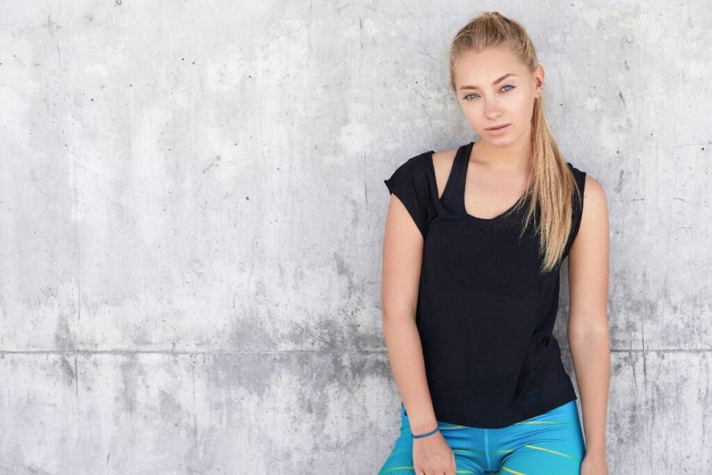 T-shirt Style Female, with a Sport Bra: