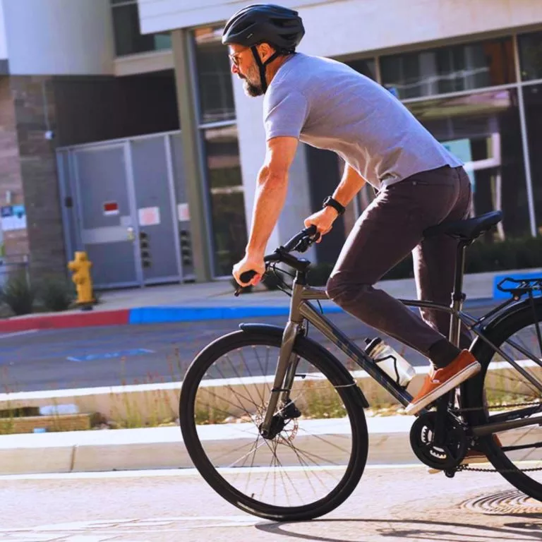 The Complete Guide to Exploring Chicago in Style on Giant Hybrid Bikes 2024