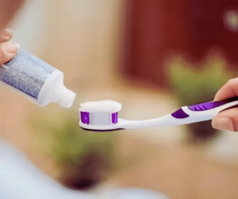 toothpaste for dentures